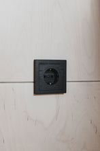 Load image into Gallery viewer, Puidust pistikupesa